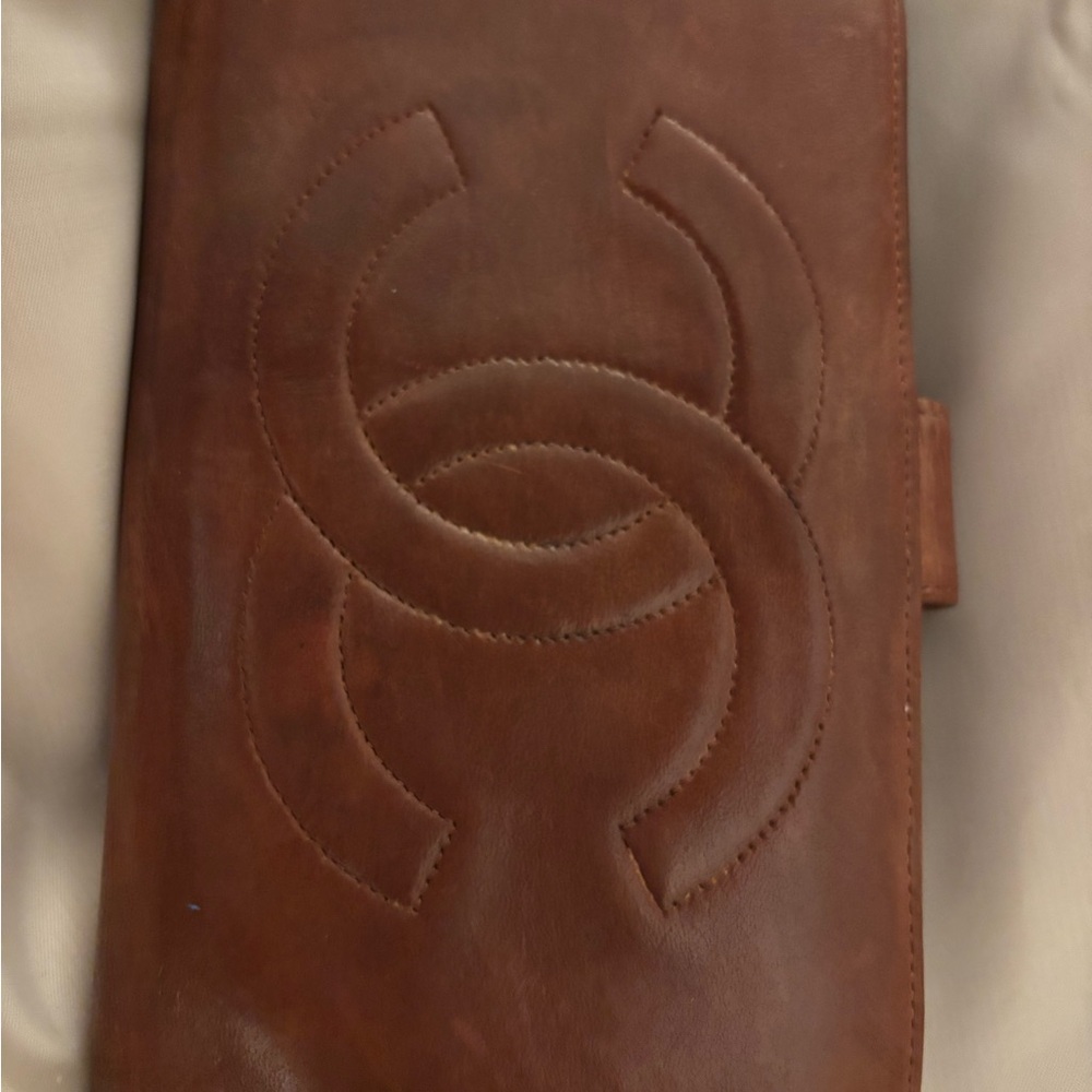 CHANEL Light Brown Leather Wallet with CC and COA - Picture 16 of 16